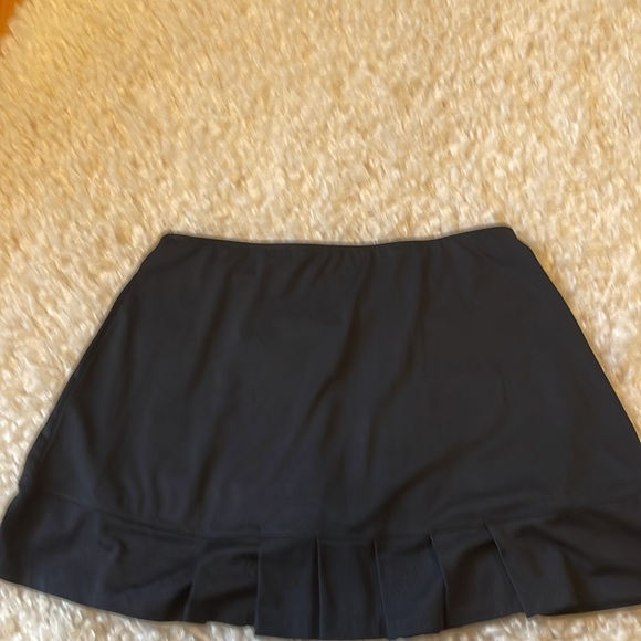 Bundle 2 for $15😀 KSwiss Skort - Picture 5 of 8